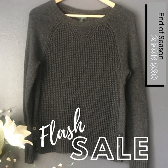 Ralph Lauren Sweaters - NWT Ralph Lauren Gray Knit Sweater, Size Small